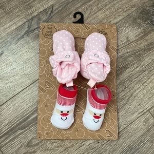 Infant baby girls shoe lot of 2 Christmas 0-6 mon